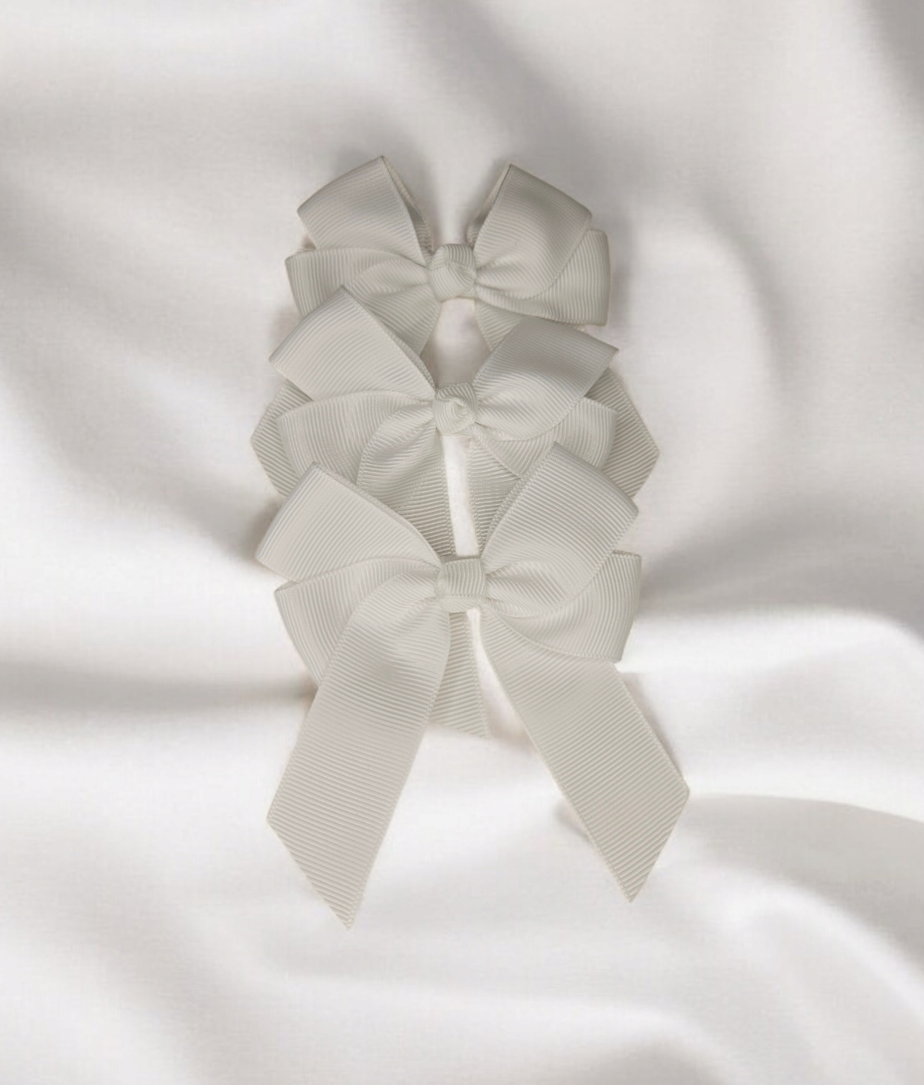 White hair bow