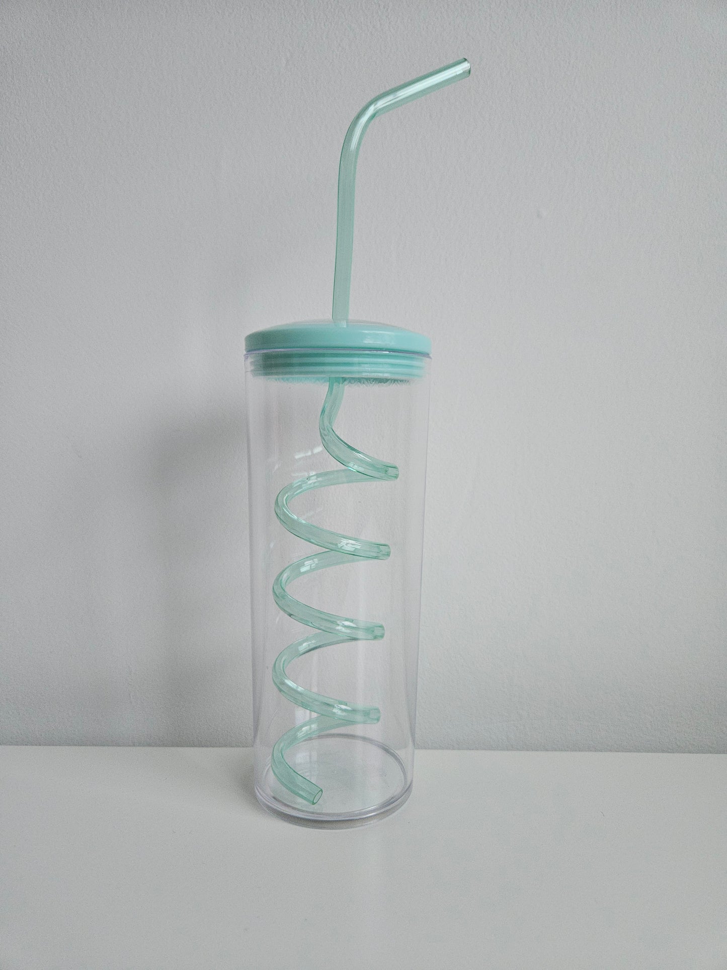 Spiral straw cup